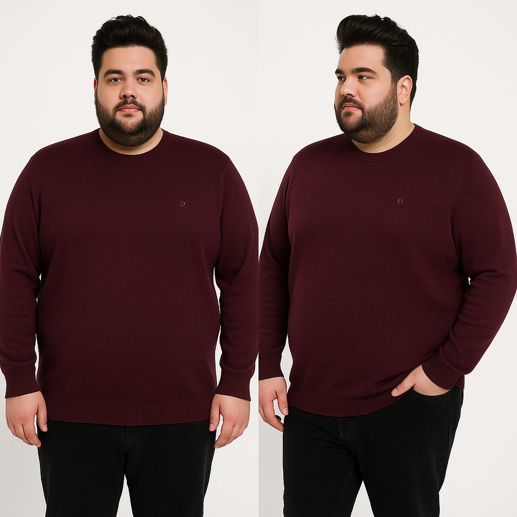 Didelio dydžio vyriškas bordo megztinis su apvalia apykakle, pakabintas ant pakabos