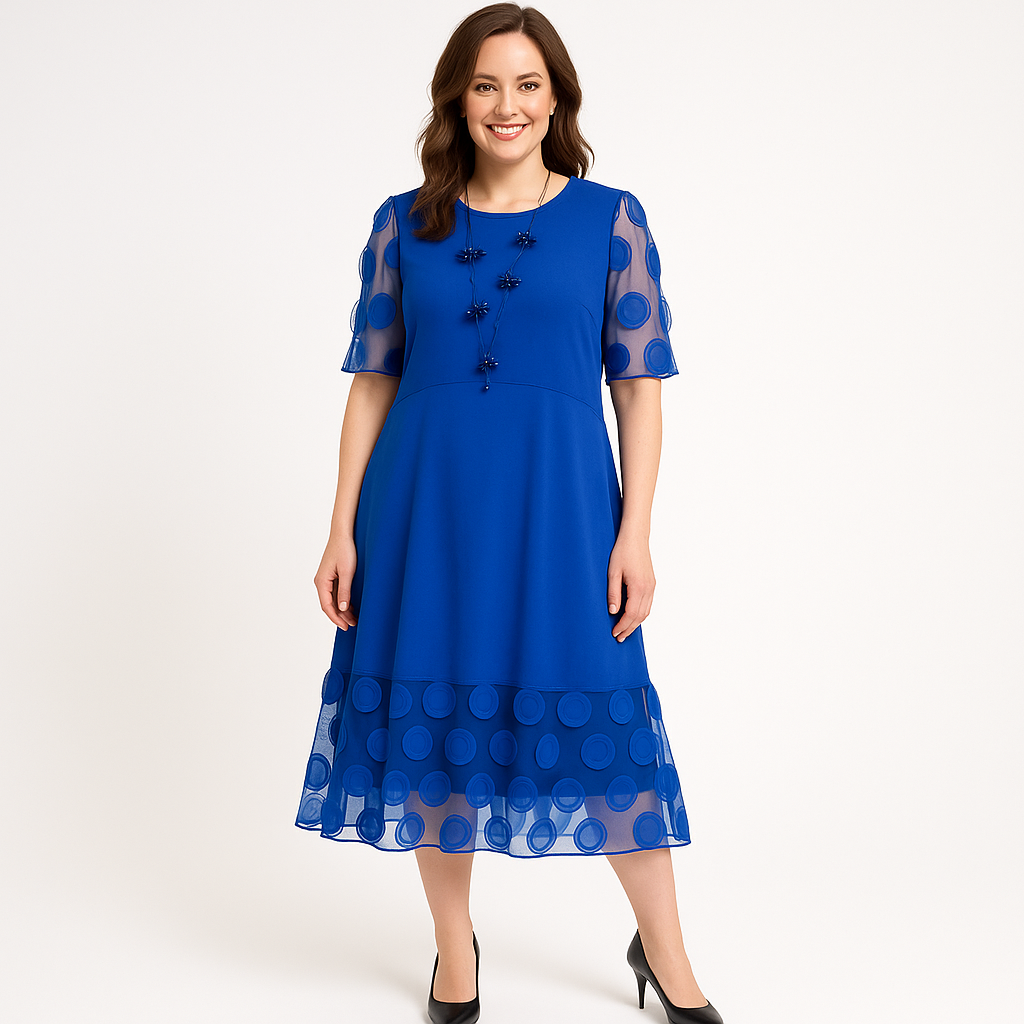 Kobaltinis mėlynas midi suknelė su 3D aplikacijomis rankovėse ir apačioje, ant modelio