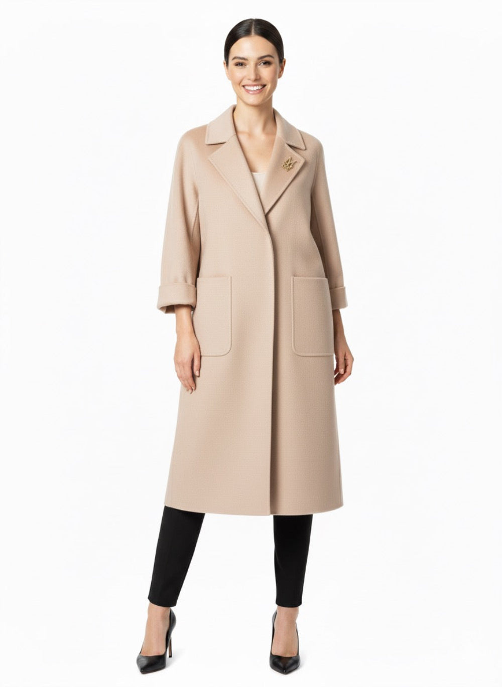 Moteriškas paltas iš kašmyro ir viskozės, šviesiai smėlinės spalvos.