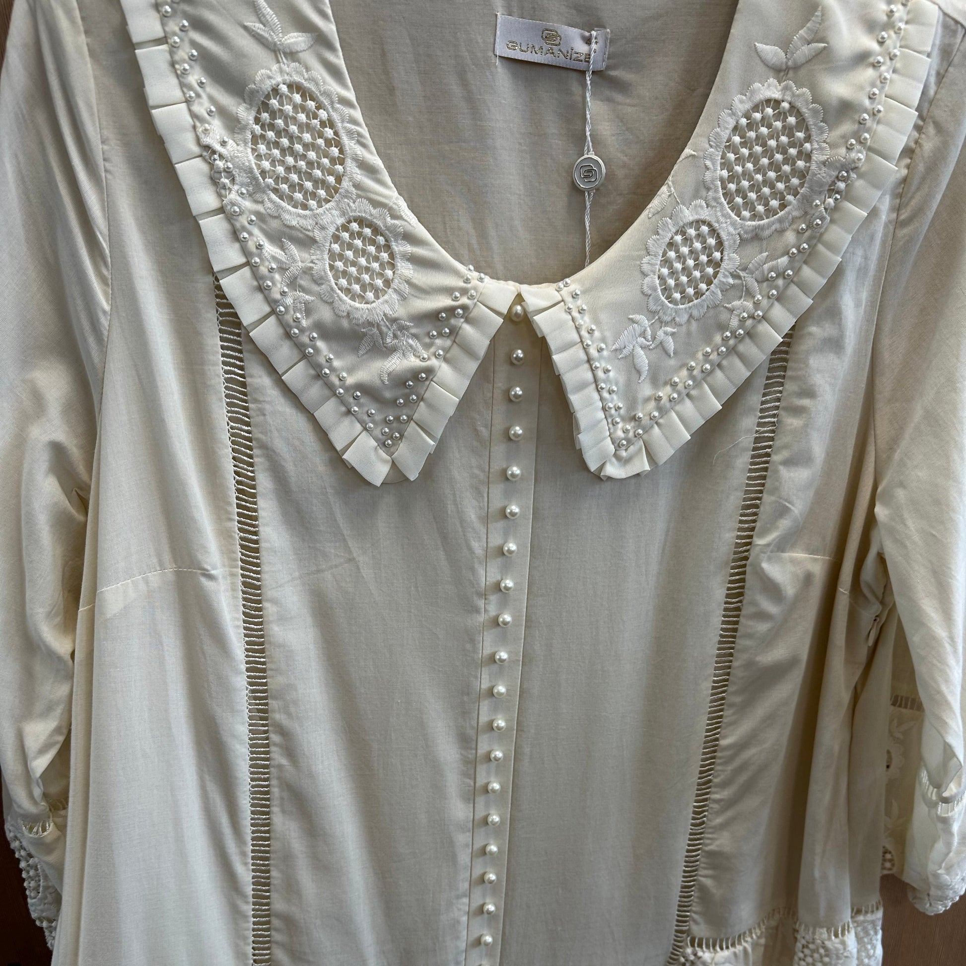 Priartintos detalės, kurios daro šią suknelę ypatingą