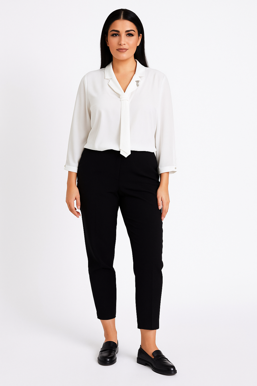 Balta elegantiška palaidinė su kaklaraiščiu, 3/4 rankovės. Modelis visu ūgiu