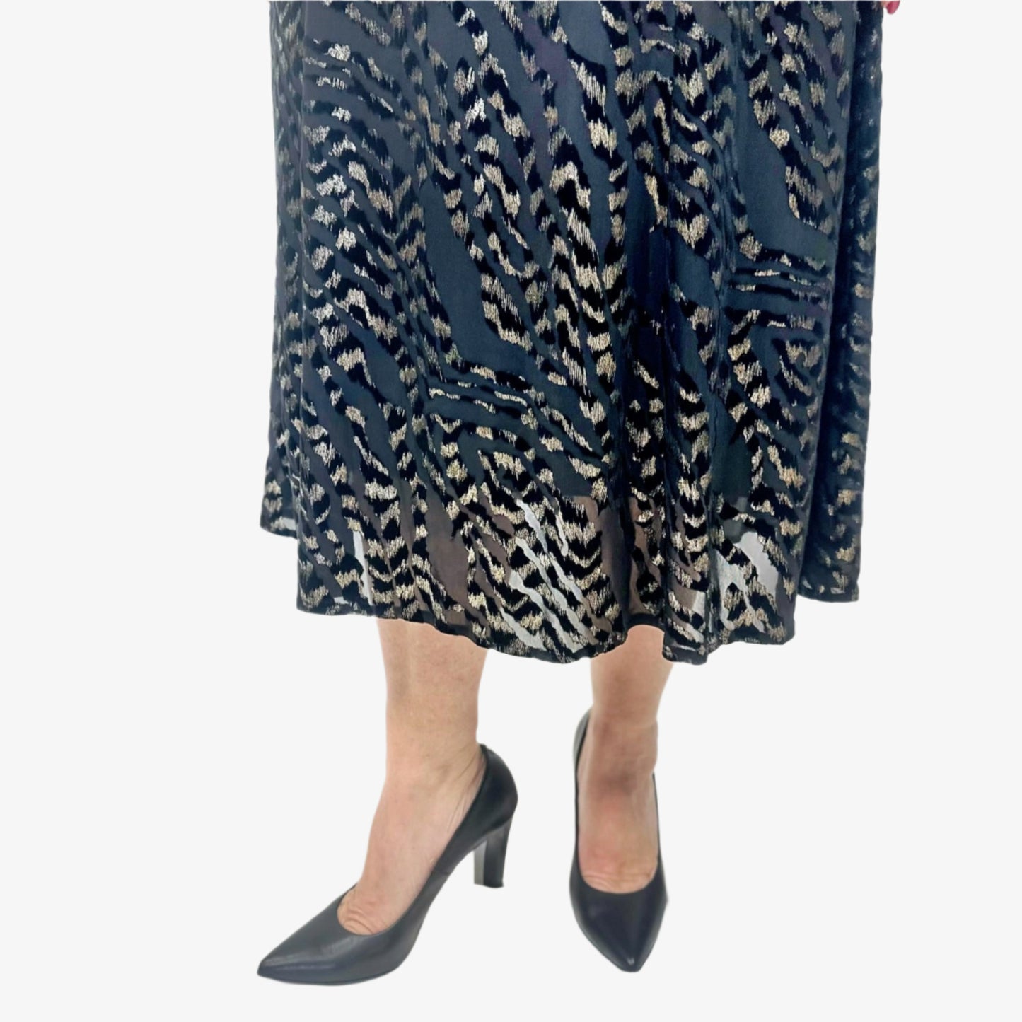 Moteriška šventinė suknelė, suknelės apačia perregima, suteikia subtilumo