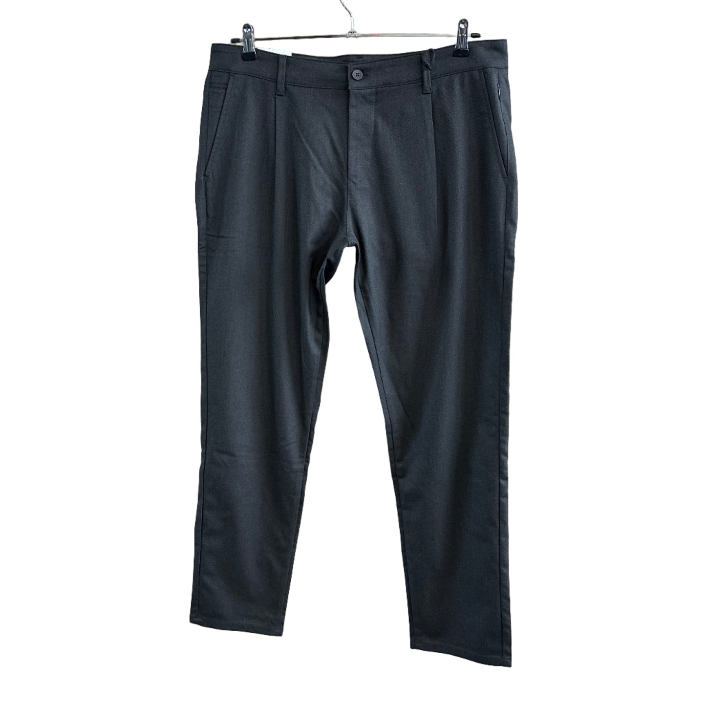 Vyriškos kelnės iš viskozės su elastanu, klasikinio kirpimo, tamsiai rudos spalvos.