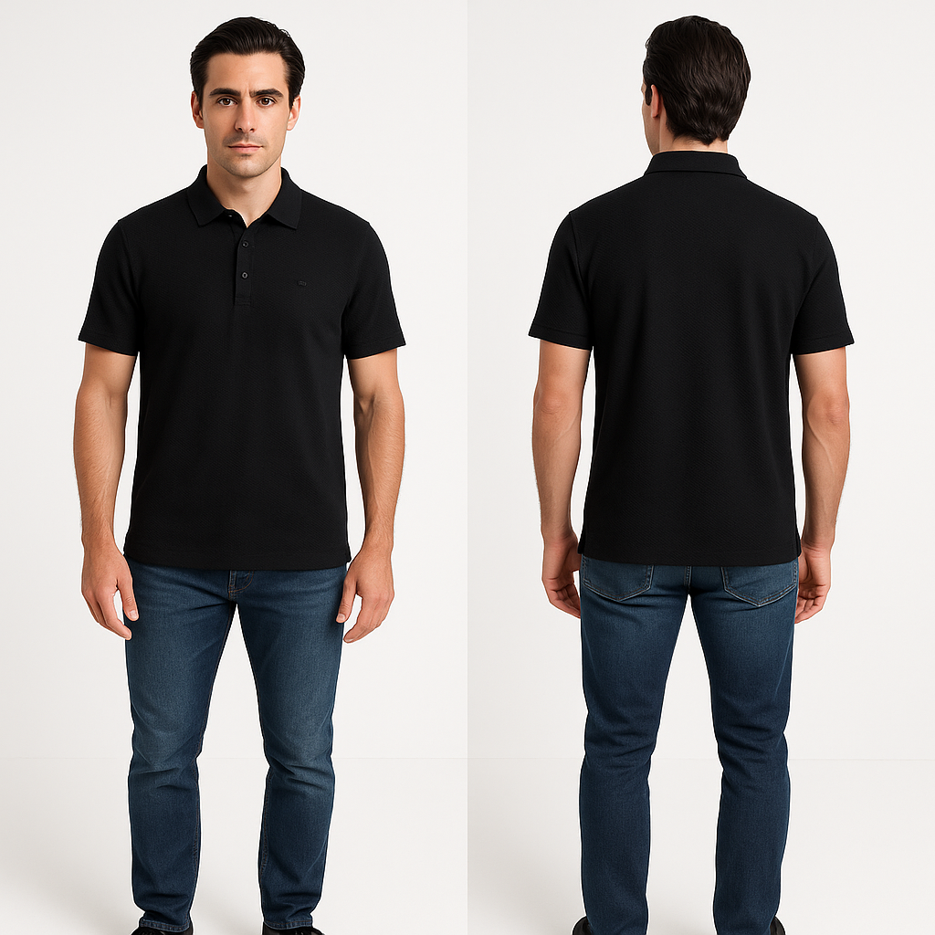 Modelis dėvi klasikinio stiliaus KHAN polo marškinėlius su juodomis sagutėmis, juodos spalvos, kurie puikiai tinka tiek laisvalaikiui, tiek kasdieniam elegantiškam įvaizdžiui.