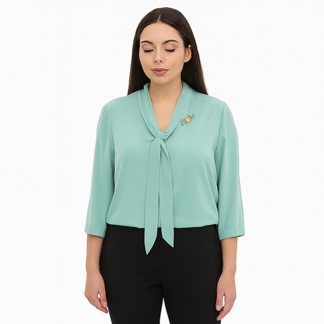 Mėtų žalios spalvos palaidinė su kaklaraiščiu, laisvo kritimo audinys.