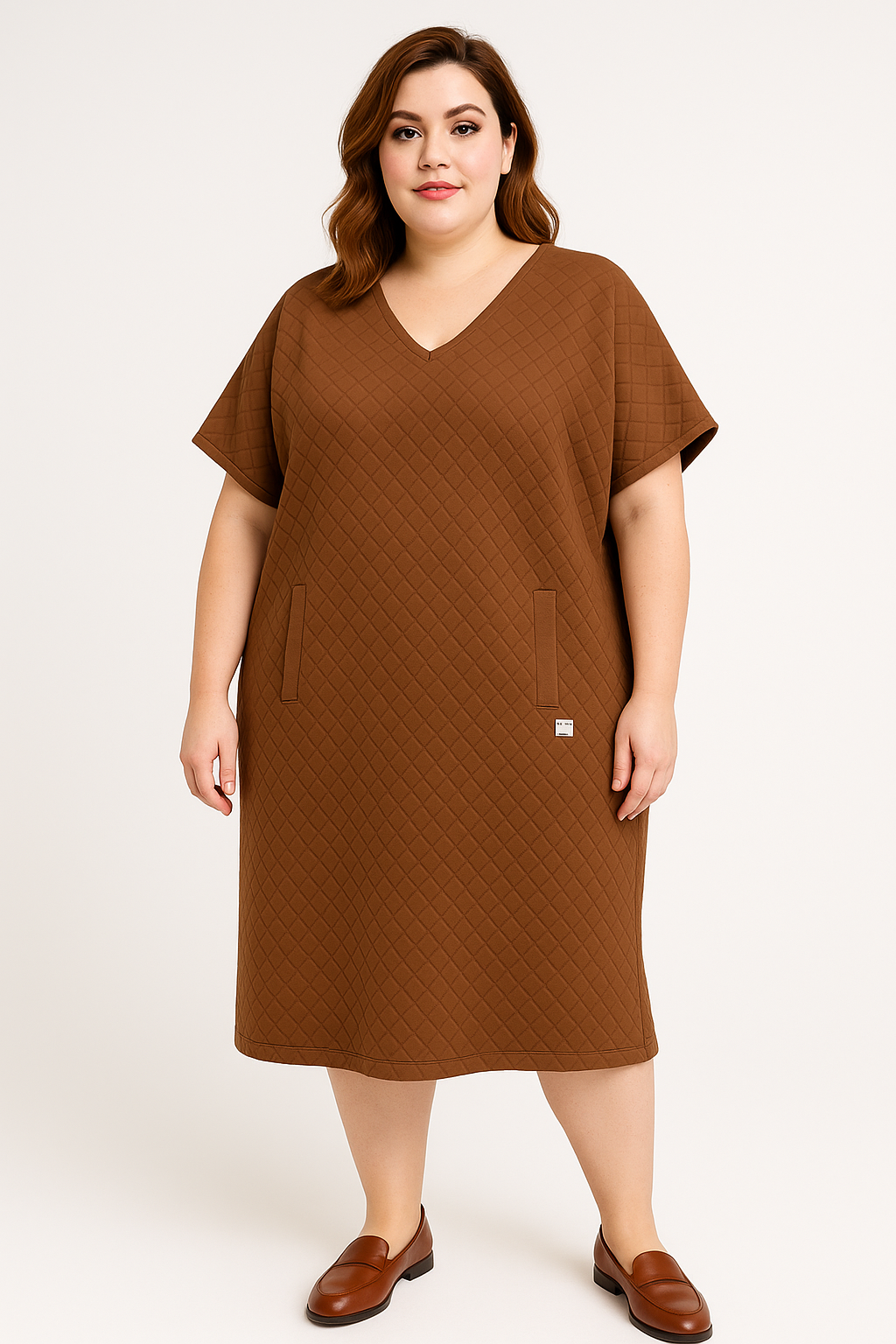 Ruda laisvo kirpimo suknelė su rombiniu raštu, tinkama rudeniui, dydis 1, derinama su aukštakulniais batais ar mokasinais