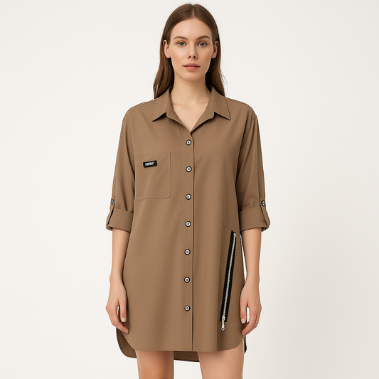 Šviesiai rudi marškiniai su baltu užtrauktuku – pilnas vaizdas. MOdelis 38 dydžio