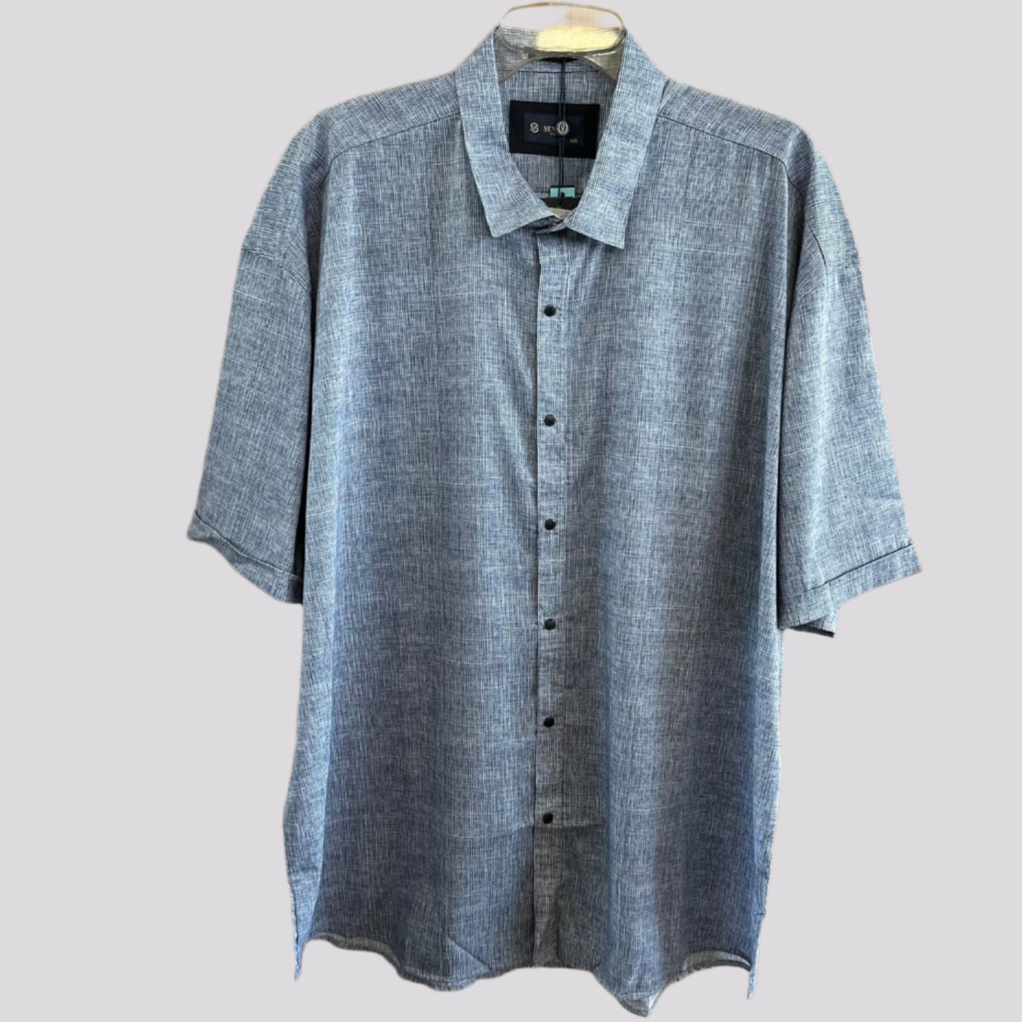 Margi vyriški marškiniai balta su mėlyna, pakabinti ant pakabos – linas, medvilnė, likra – dydžiai 3XL–6XL